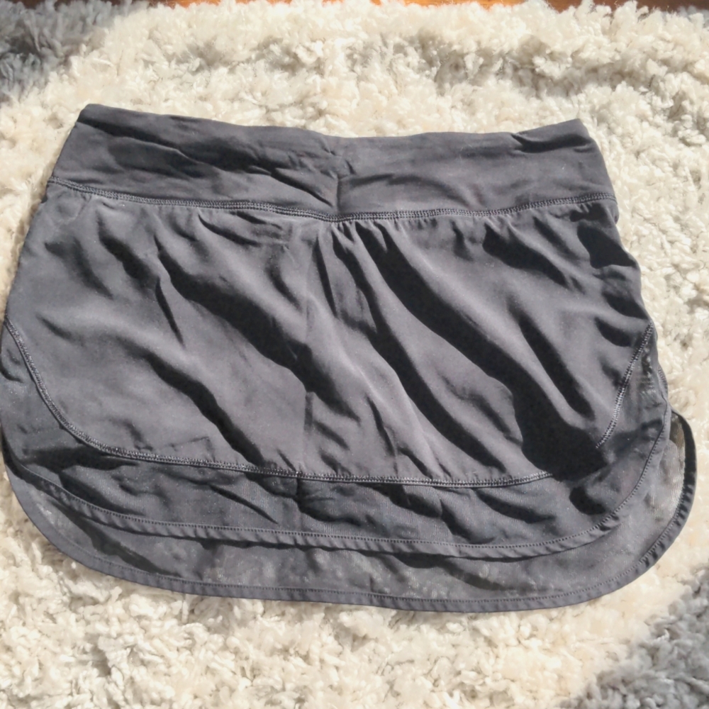 Lululemon run skirt size 4